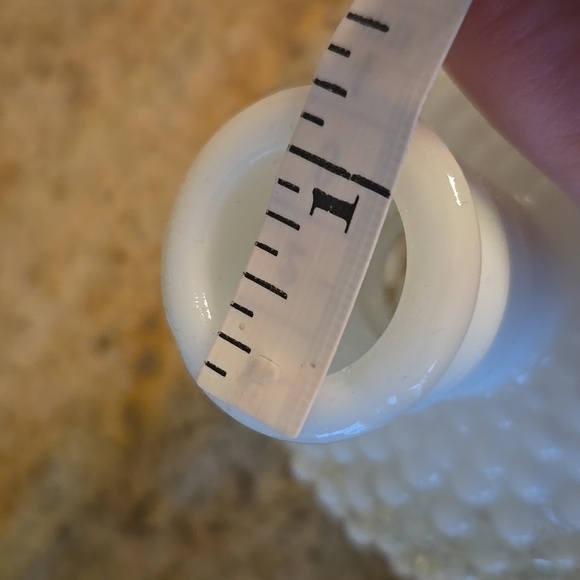 Vintage fenton milk glass hobnail vase - Picture 12 of 12